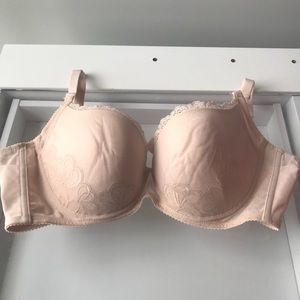 NWT Wacoal Bra, Light Pink Color, US Size 40C.
